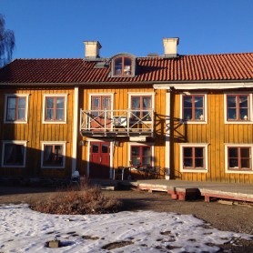 Wendela Hebbes hus i vårsolen